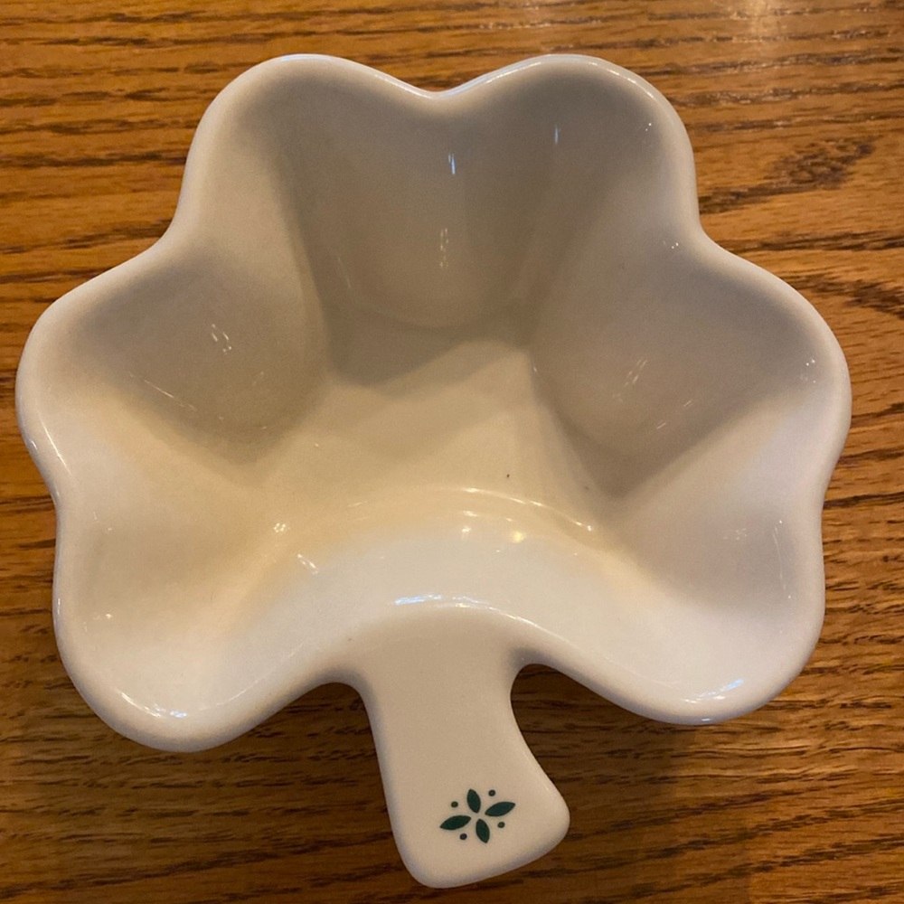 Longaberger Pottery, SHAMROCK RAMEKIN Made In USA Green EUC